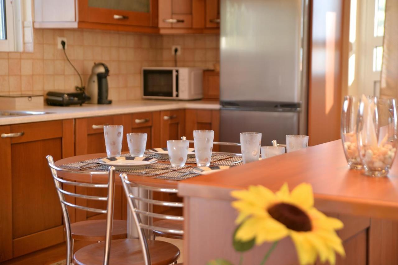 Domelia'S Luxury Apartments Near Airport & Beach 阿特米达 外观 照片