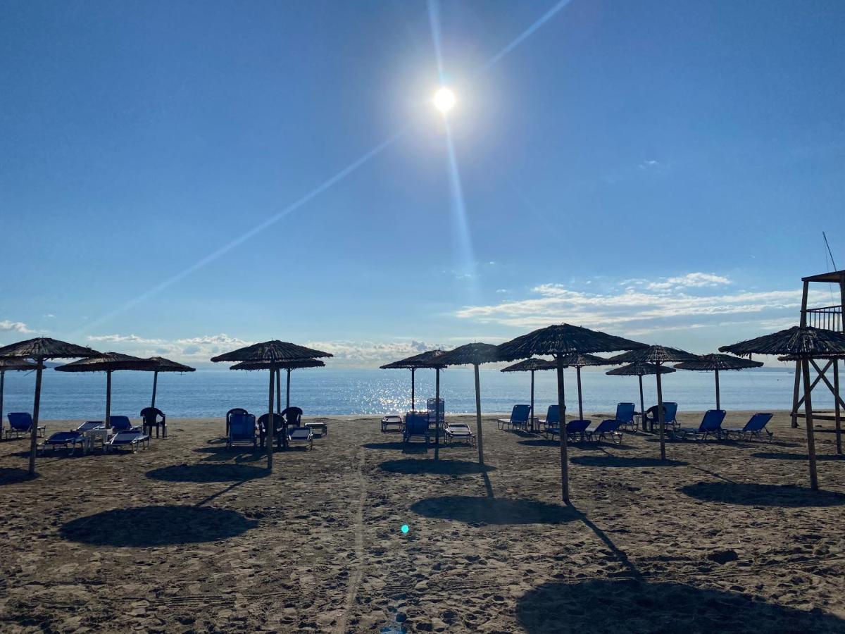 Domelia'S Luxury Apartments Near Airport & Beach 阿特米达 外观 照片